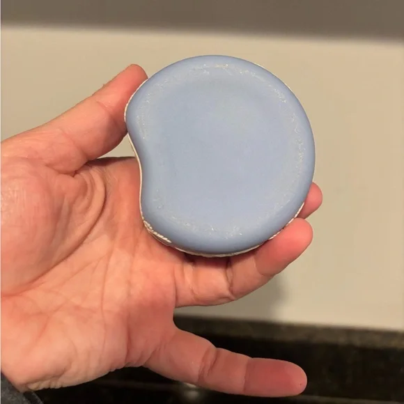 Small Lidded Blue Jasperware Trinket Dish - Picture 9 of 9